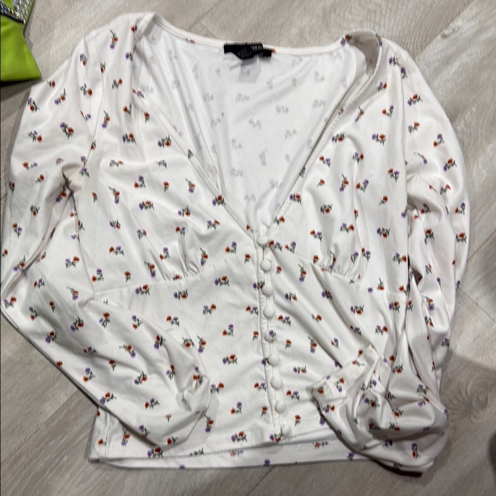 Forever 21 White Long Sleeve Fitted Blouse